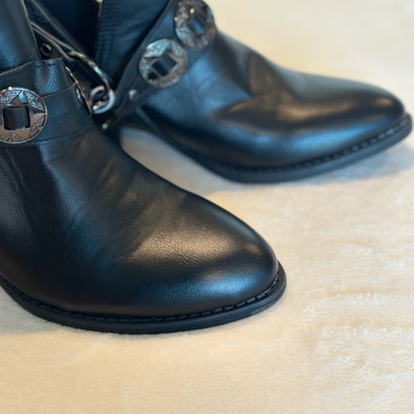 GC Shoes size 7.5 Elisa Black Ankle Booties - Picture 3 of 5